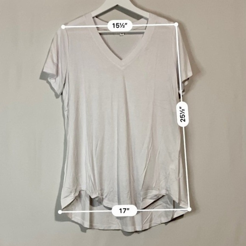 Amaryllis Women’s Short Sleeve V Neck Tee Shirt White NWOT - Picture 6 of 8